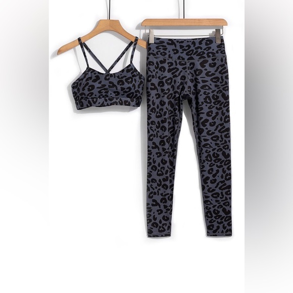 LAST ONE Sexy Grey Charcoal Leopard Print Activewear Set - Picture 7 of 7